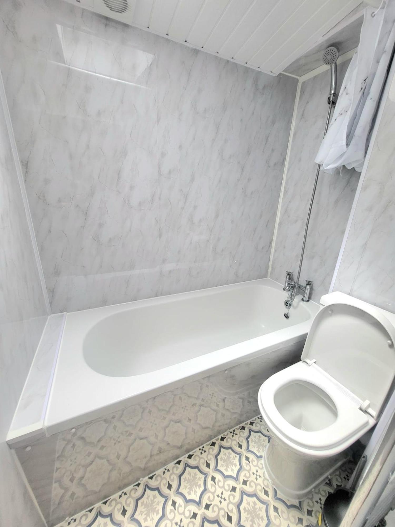 Casa de hóspedes En-suite Double - Leytonstone E11